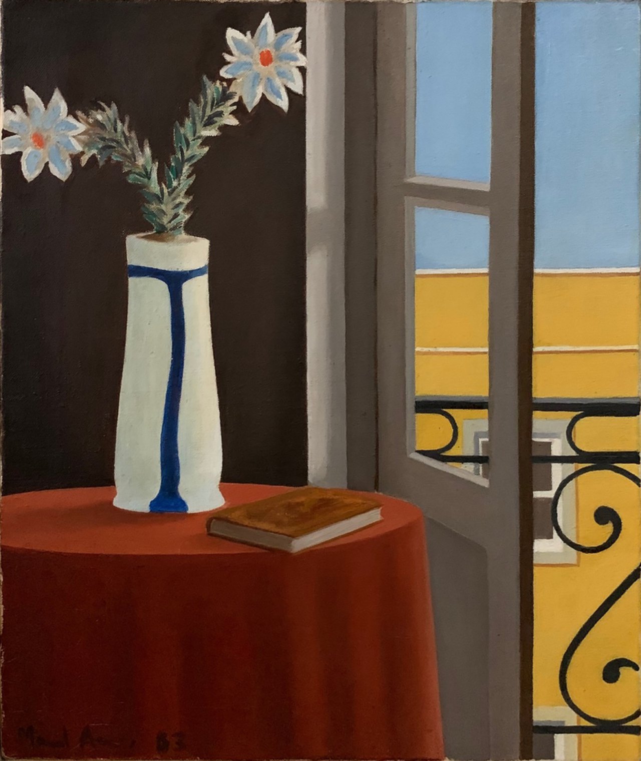 Small Round Table With Vase
